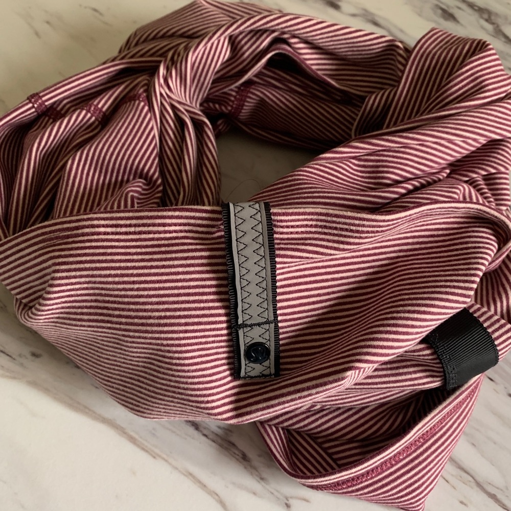Lululemon Vinyasa Scarf Bordeaux White Striped